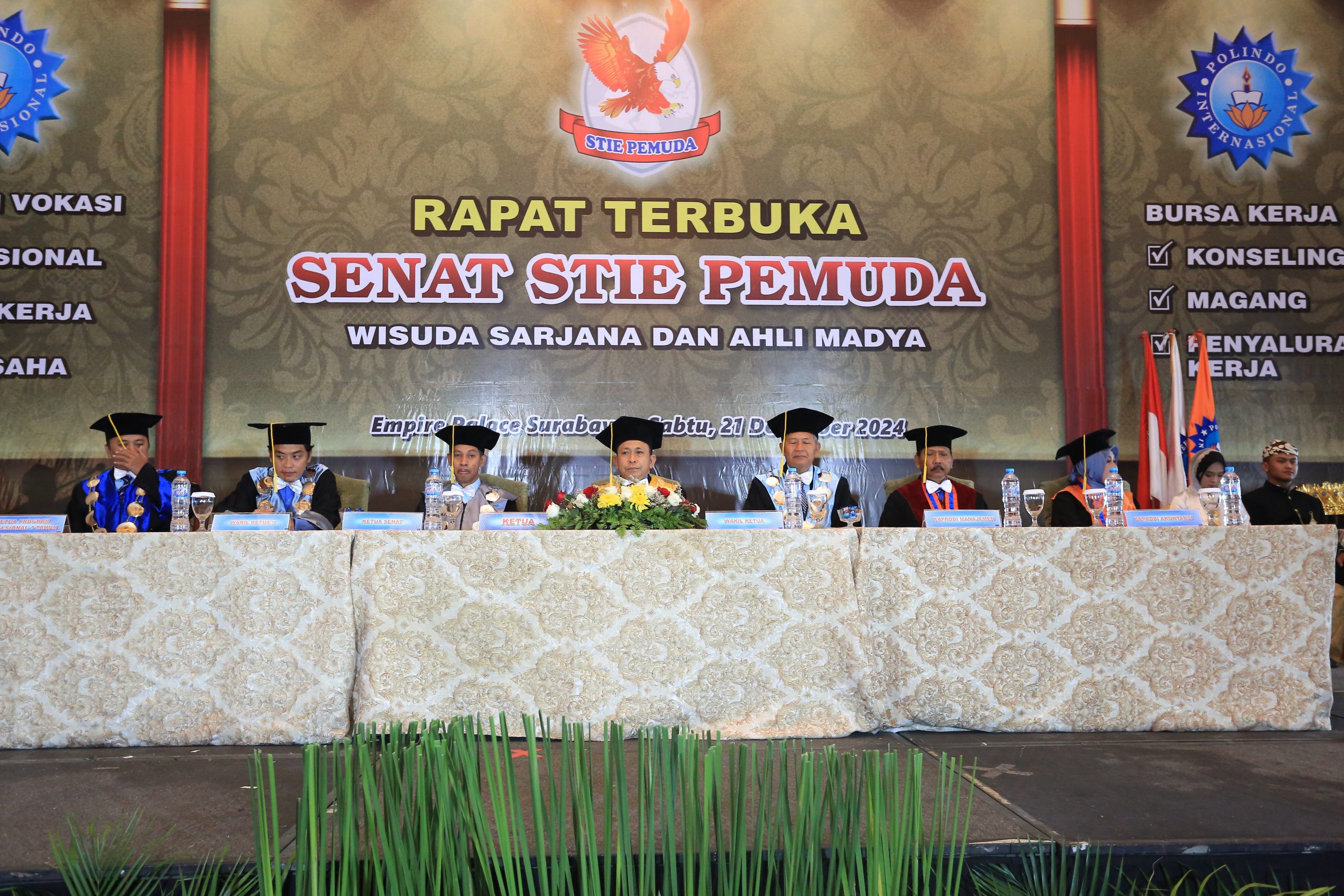 senat wisuda