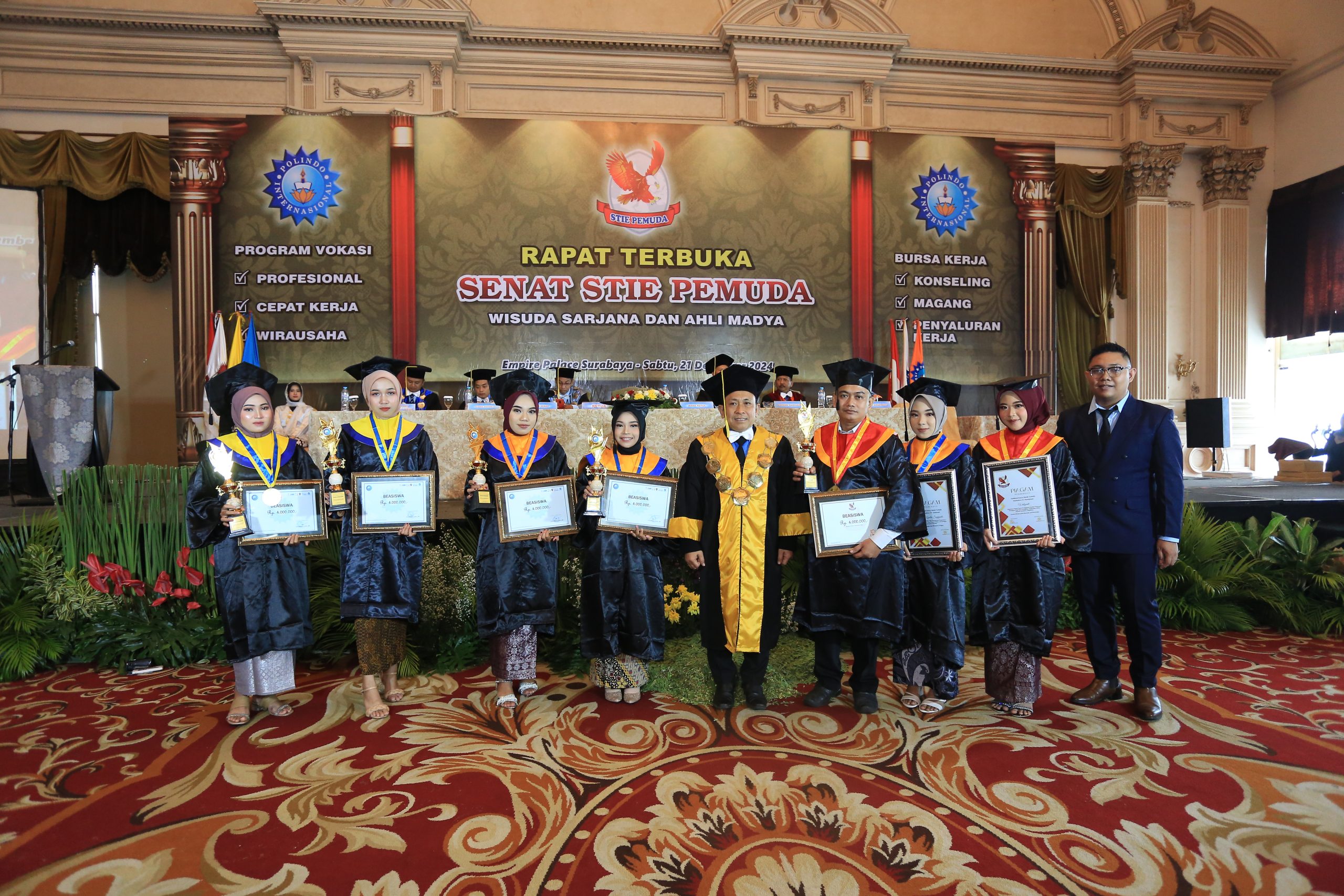 prestasi wisudawan wisuda