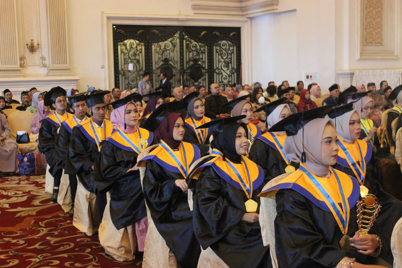 peserta wisuda